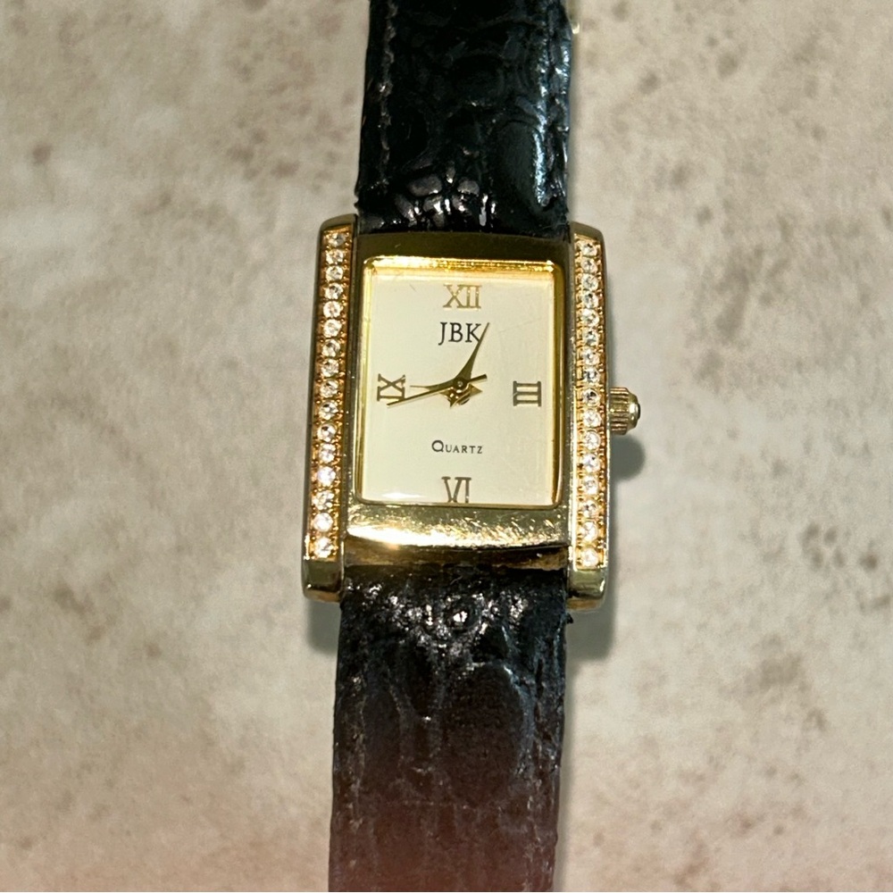 Jackie Kennedy Gold and Black Women's Watch Crystal lined Works new battery